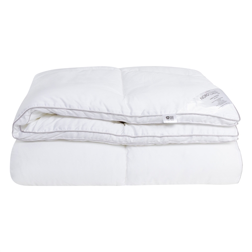Bambusdecke 140x220 cm - Allergikerfreundliche Ganzjahresdecke mit extra weicher Daunenfaser und 100% Bambusbezug - Nordstrand Home